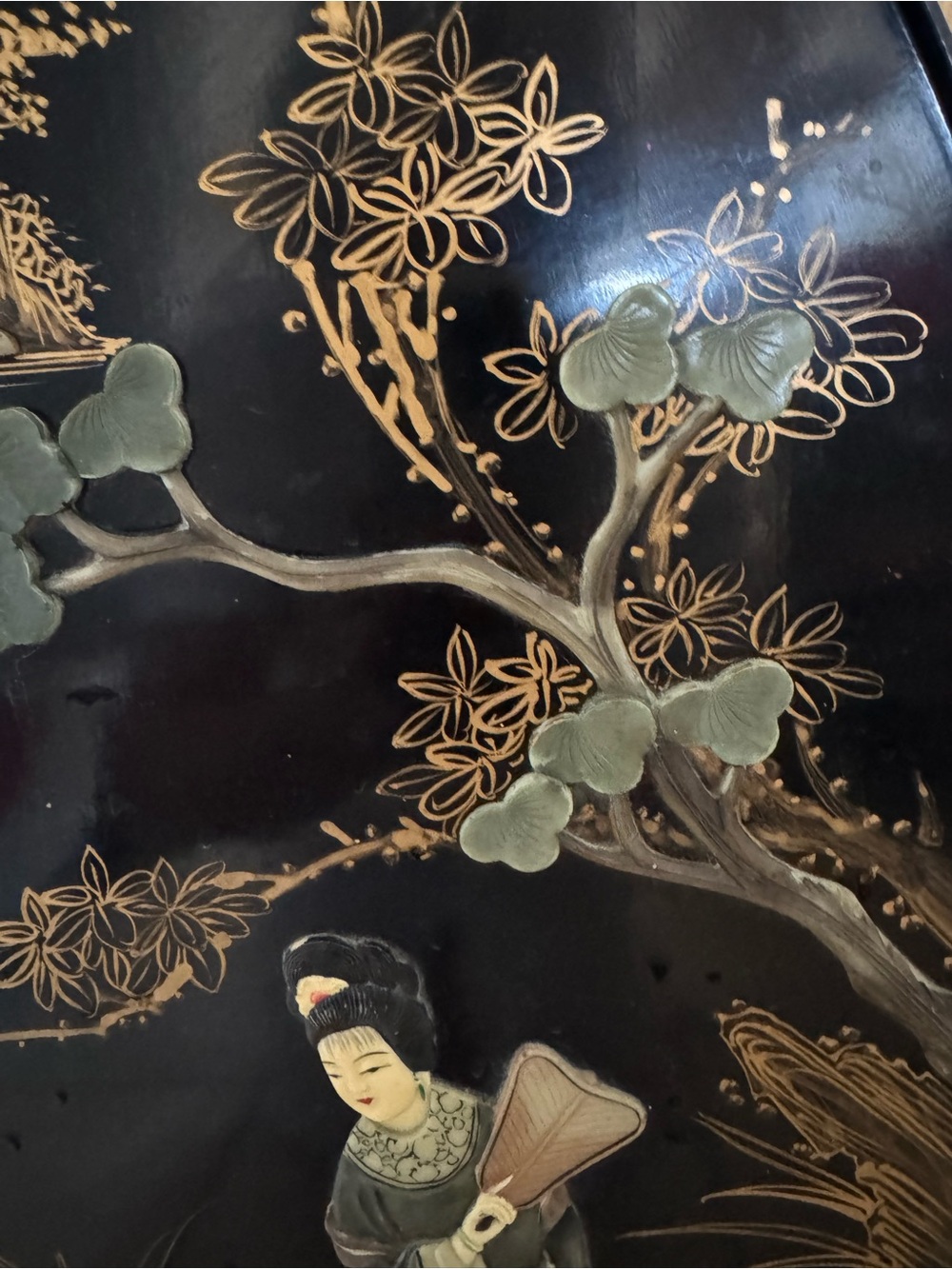 Vintage Japanese lacquer panel with mother -of pearl inlay and gold decoration. - Picture 4 of 6